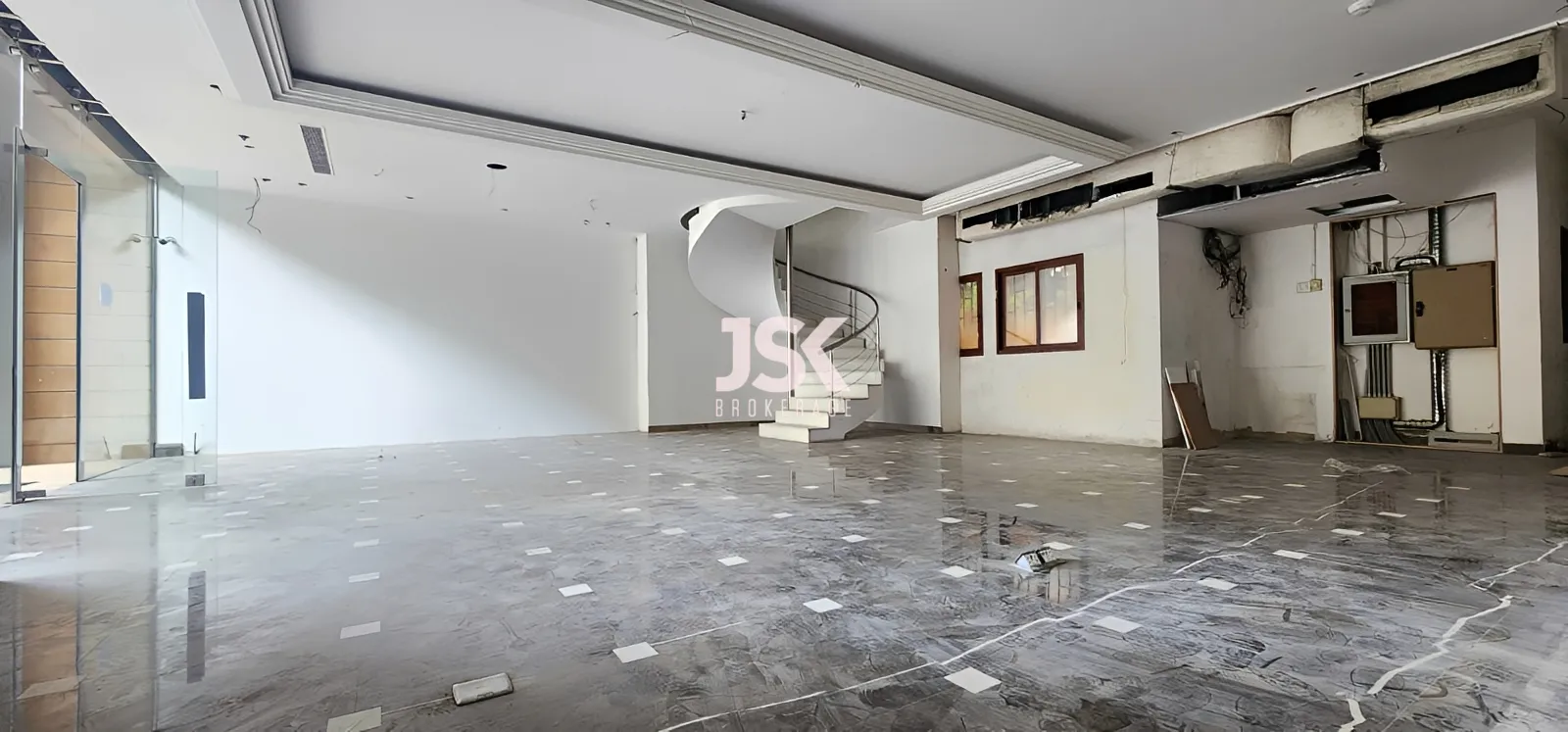 Shop for Rent in Downtown