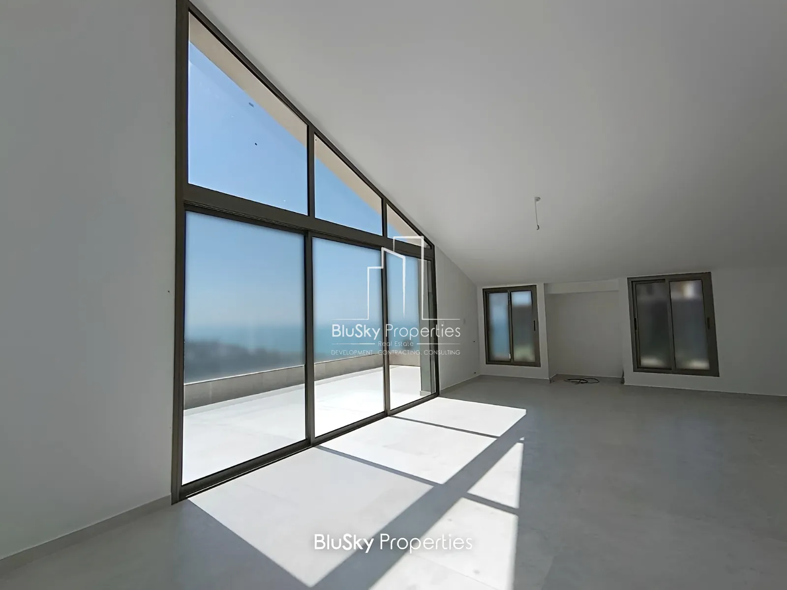 Apartment for Sale in Blat - 3 bed, 3 bath