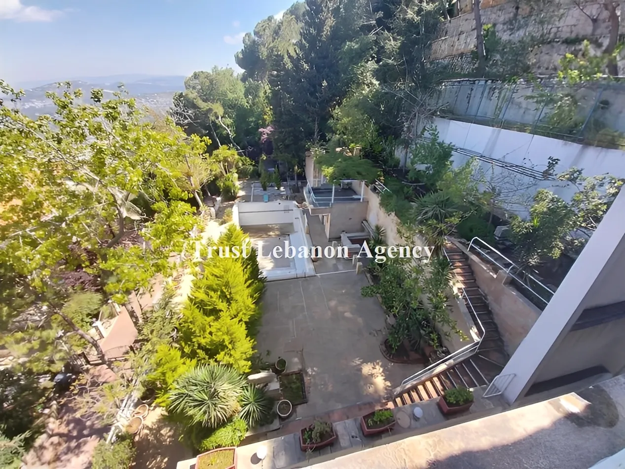 Villa for Sale in Souk Al Ghareb Alay Lebanon