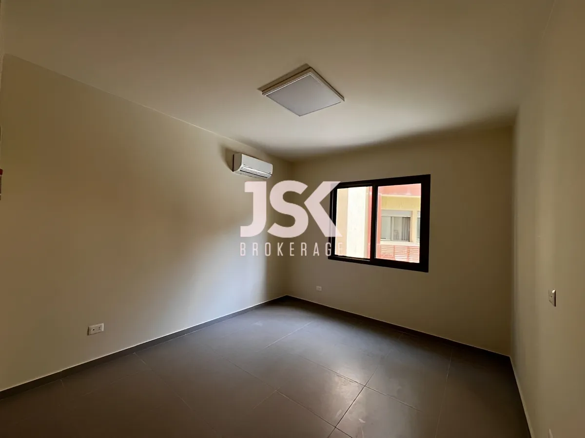 Office for rent in Hadath