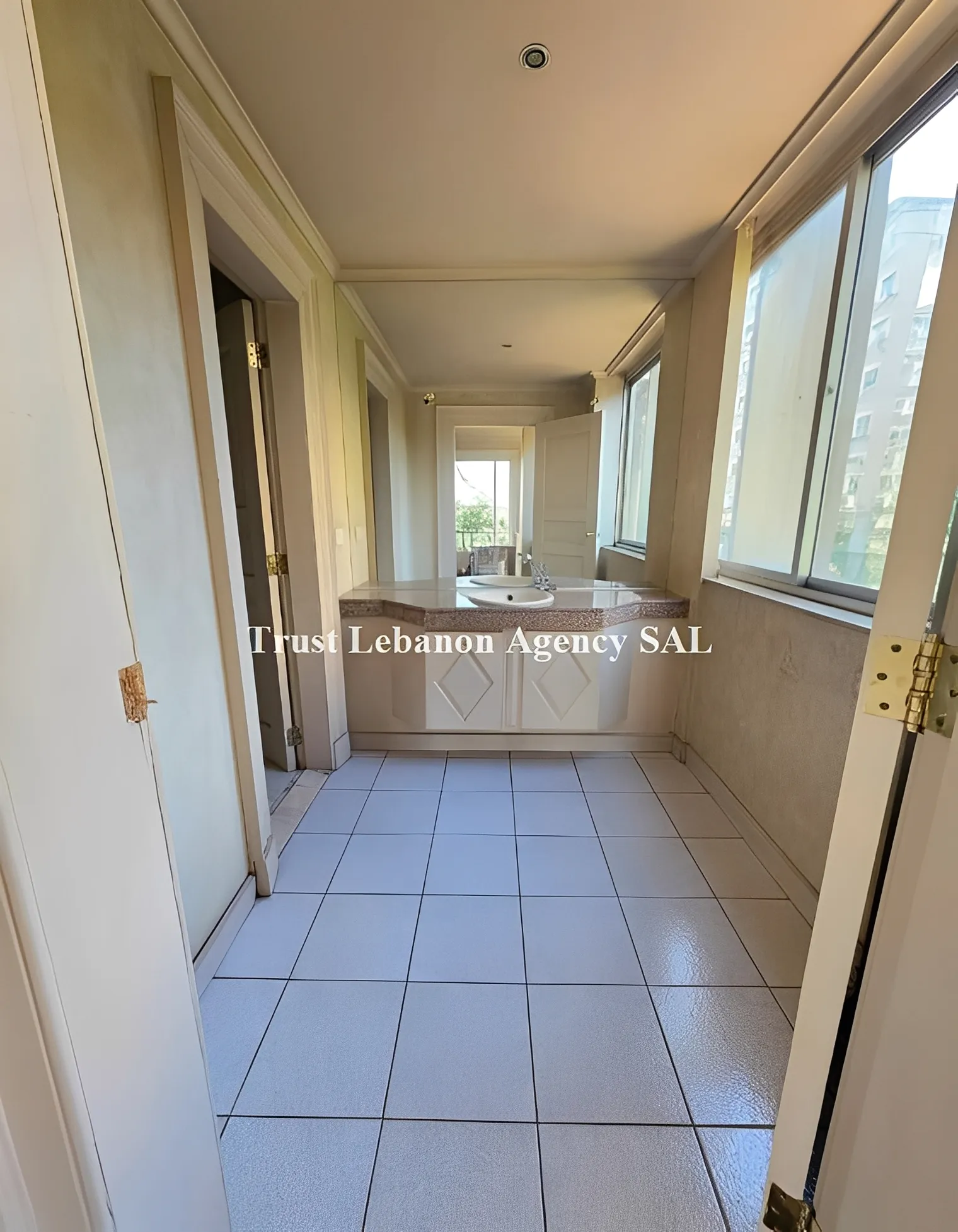Office for rent in Metn, Horsh Tabet