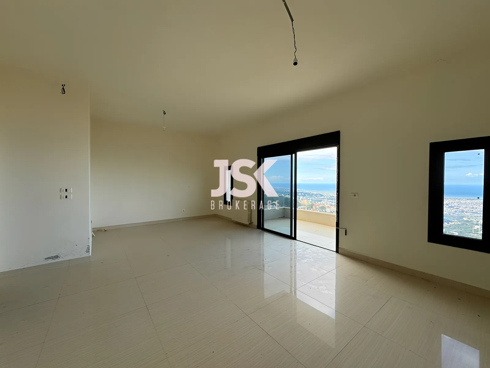 Apartment for Sale in Ain Saadeh