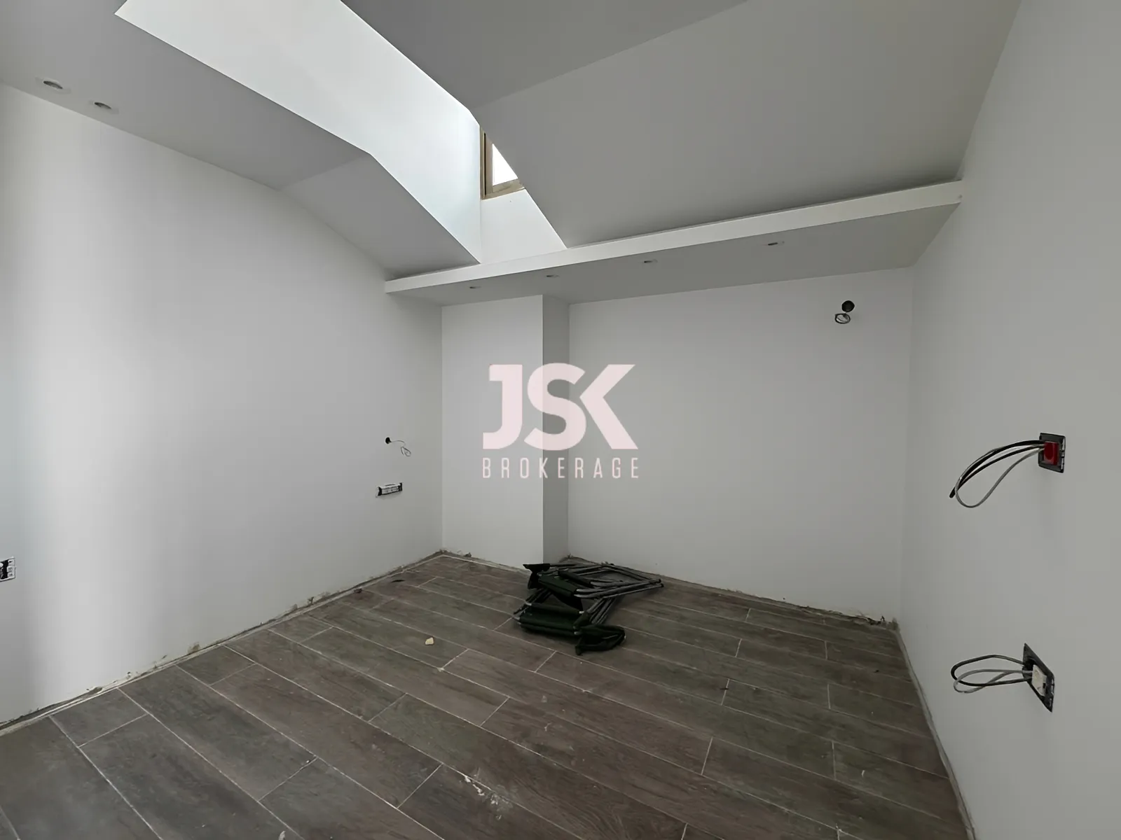 Duplex for Sale in Dekwaneh