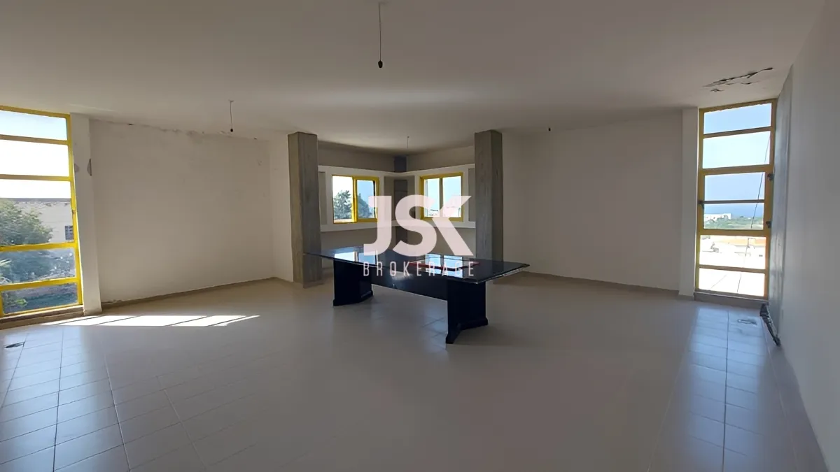 Office for Sale in Aamchit