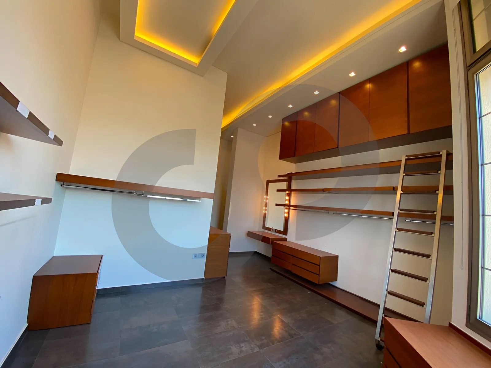 Apartment for Sale in Hamra
