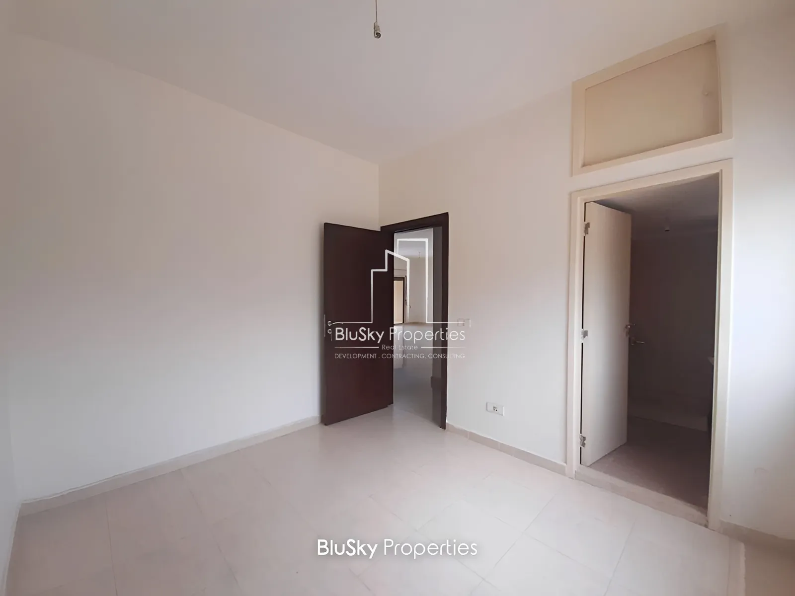 Duplex for Sale in Bouar - 4 bed, 5 bath