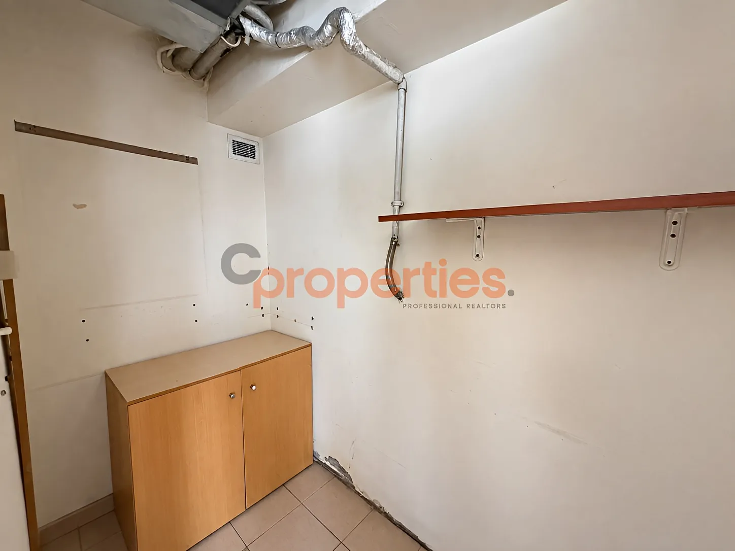 Shop for Rent in Saifi Village