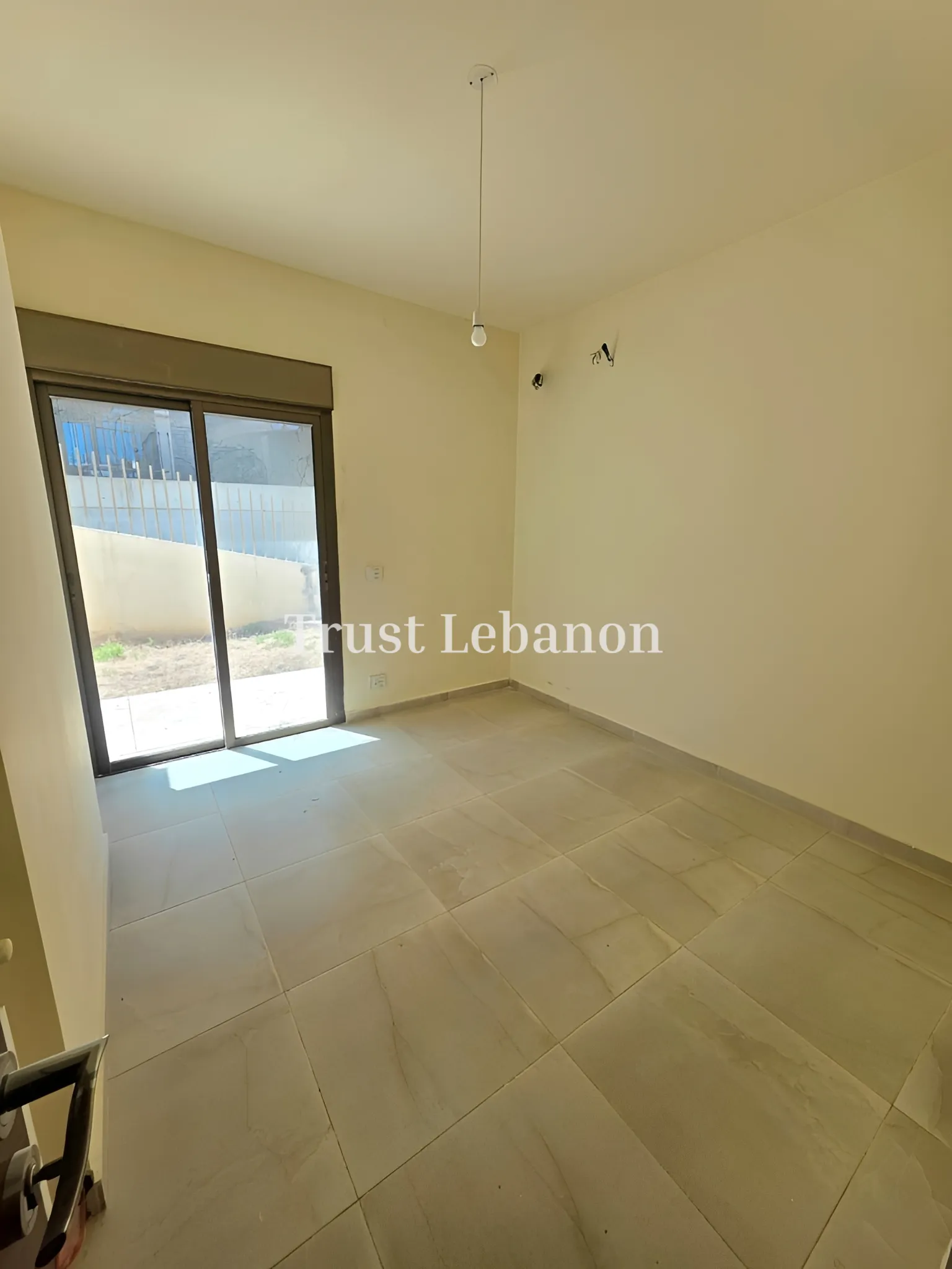 Apartment for sale in Ballouneh, Lebanon