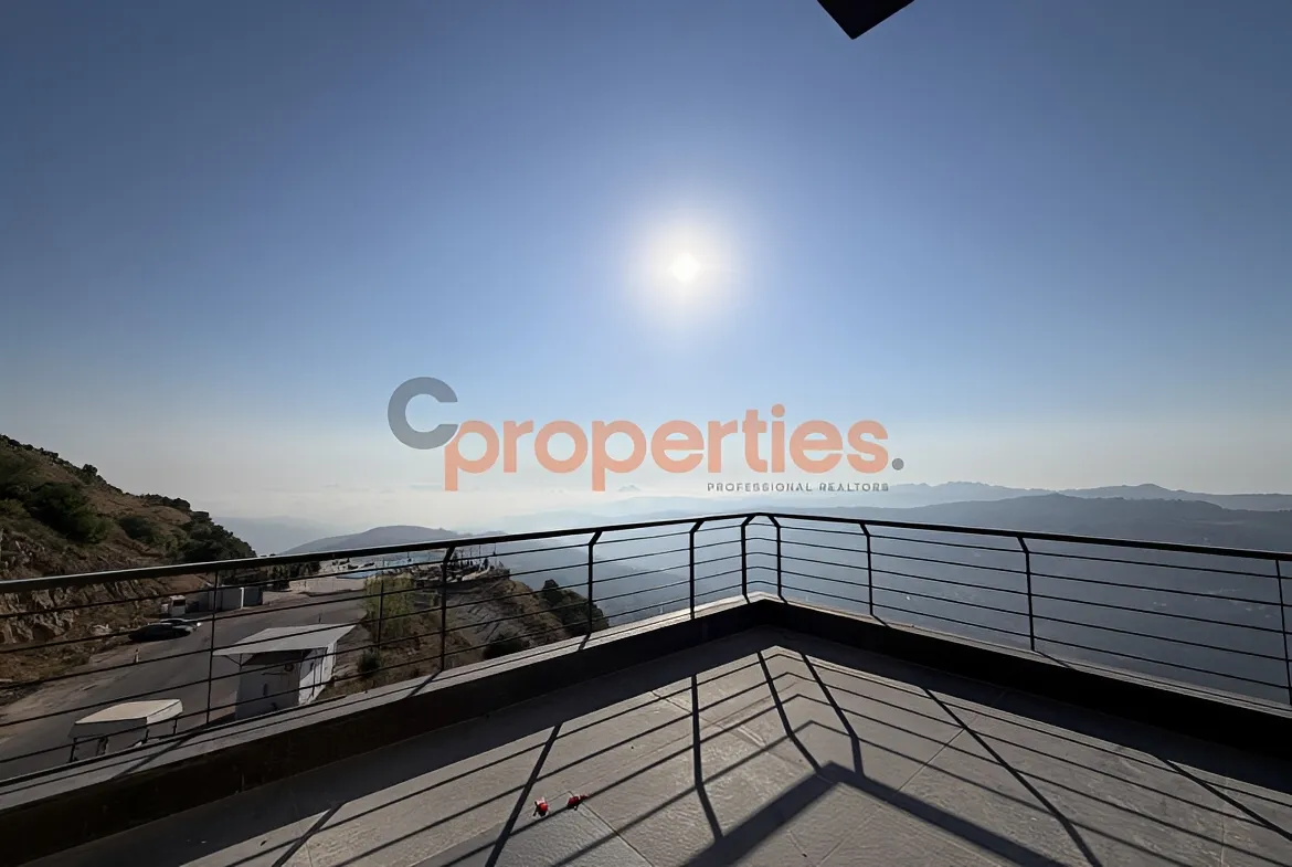 Chalet for Sale in Faqra - 2 bed, 4 bath