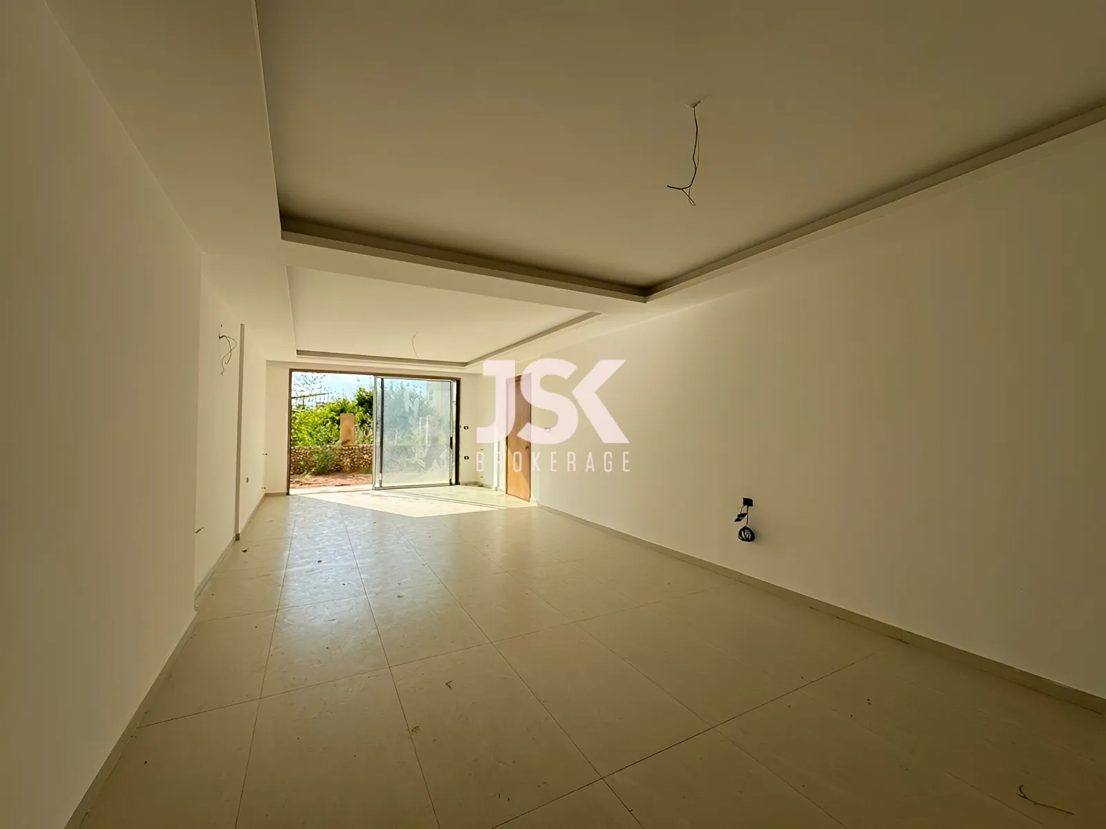 Apartment for Sale in Jouret Al Ballout - 1 bed, 2 bath
