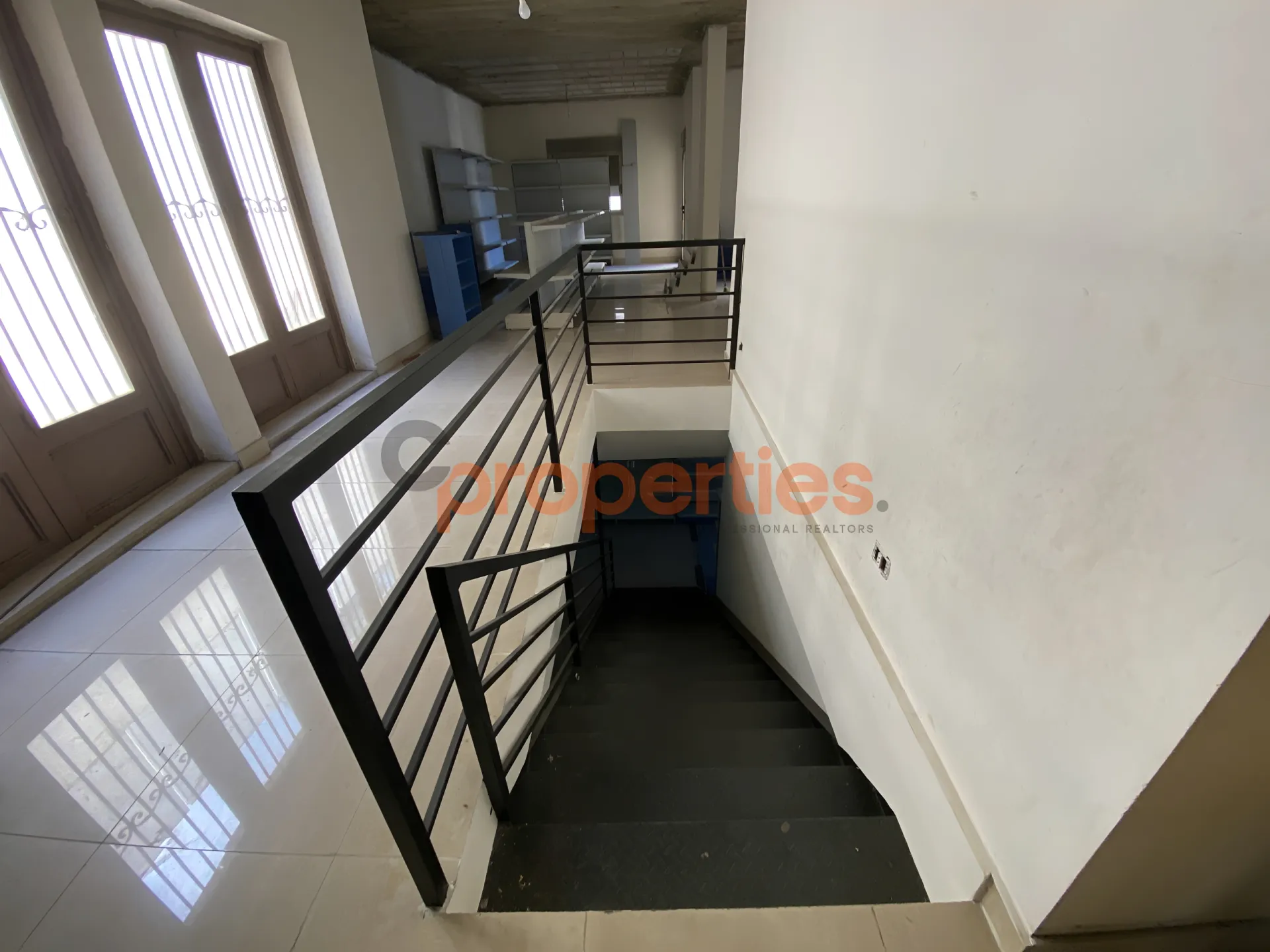 Showroom for Sale in Hazmieh