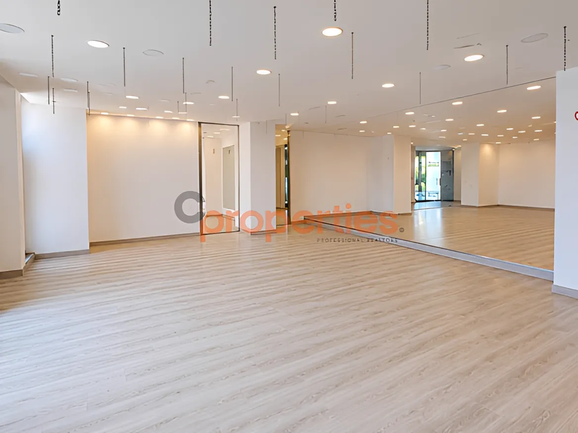 Shop for rent in Ramleh Al Bayda, Beirut, Lebanon