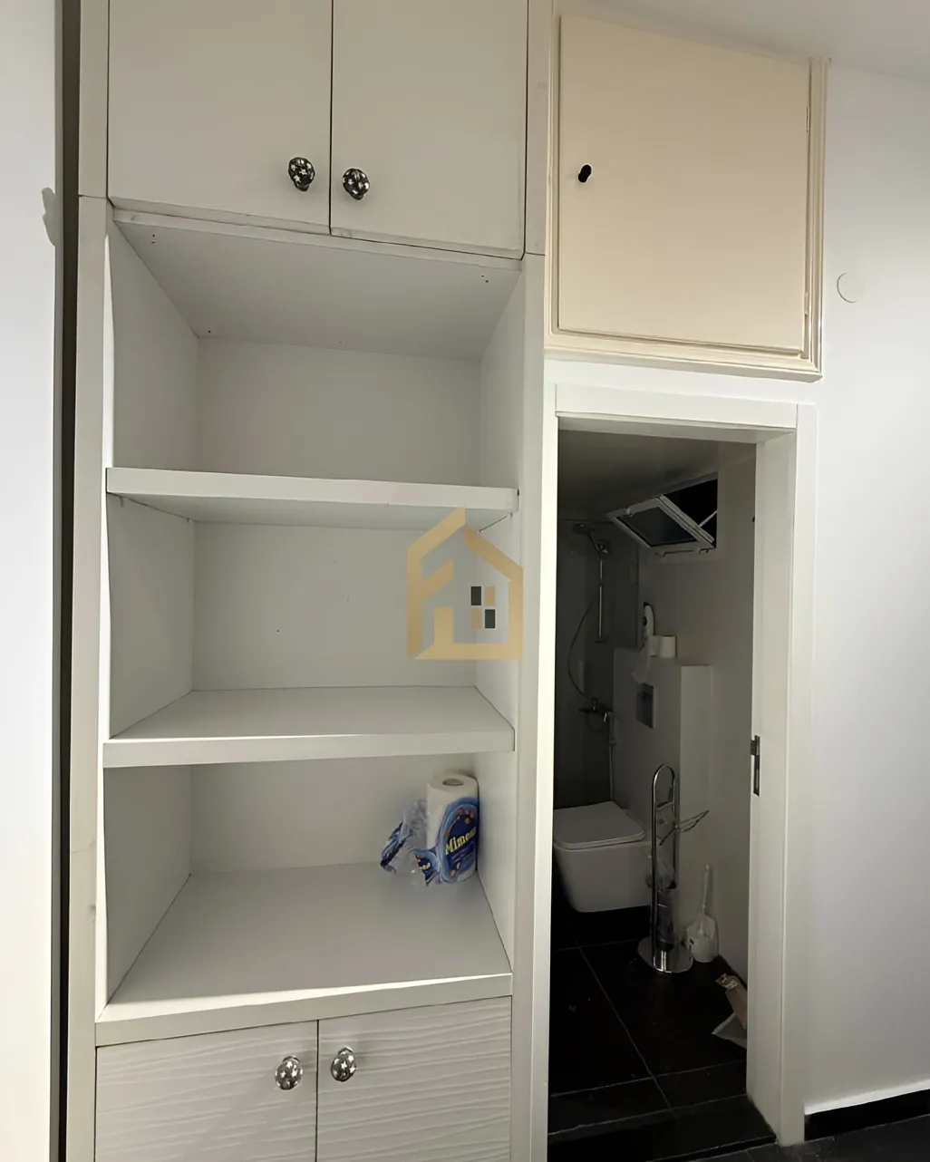 Apartment for rent in Achrafieh, Beirut, Lebanon - 2 bed, 1 bath