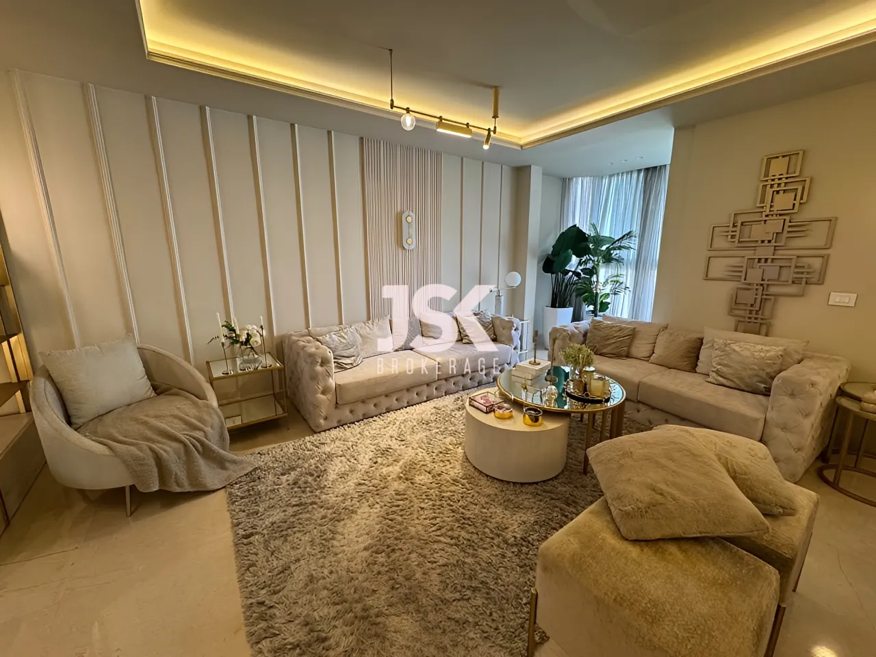Apartment for Sale in Mazraat Yachoua - 3 bed, 2 bath