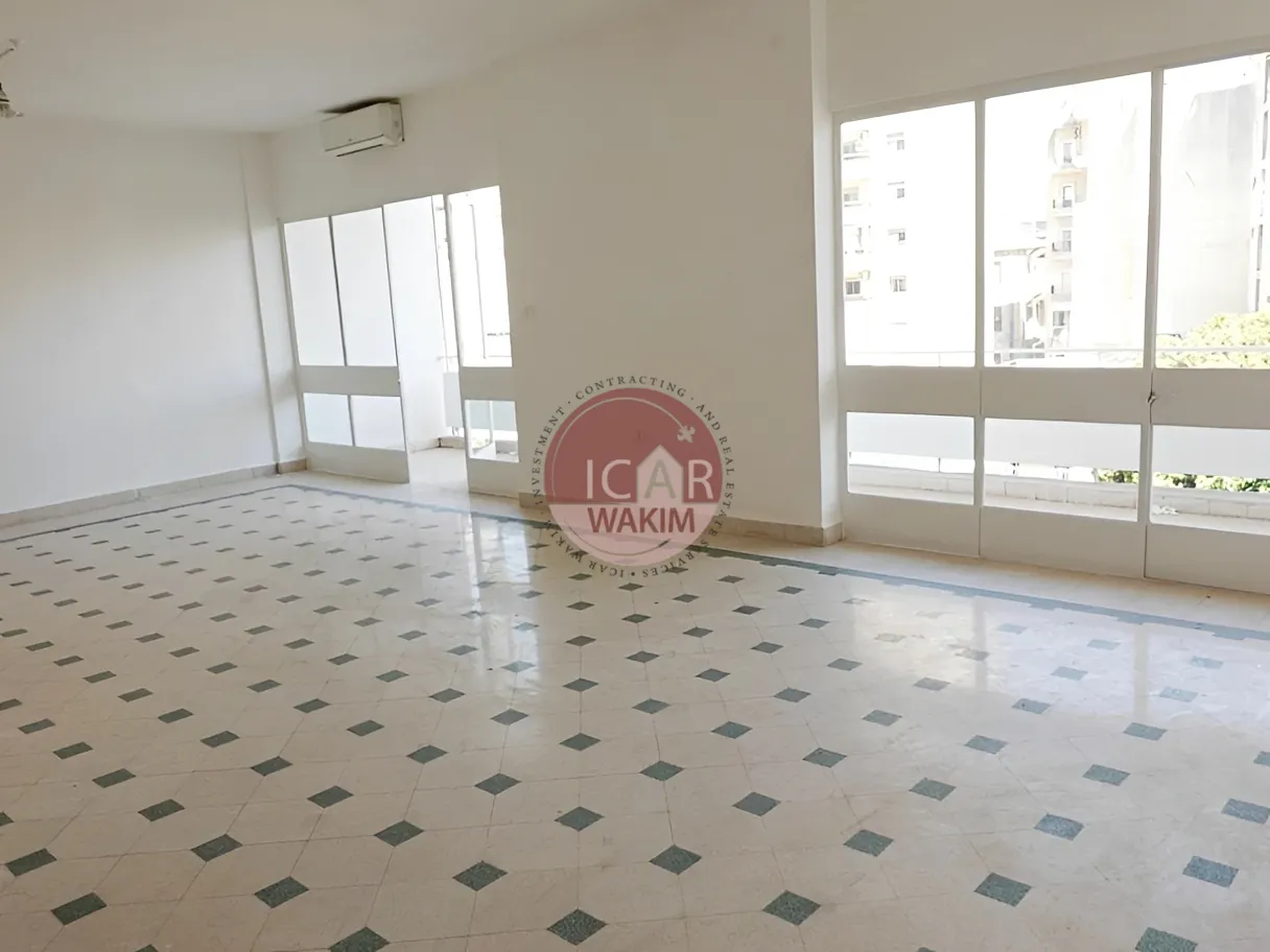 Apartment for sale in Forn El Chebbak