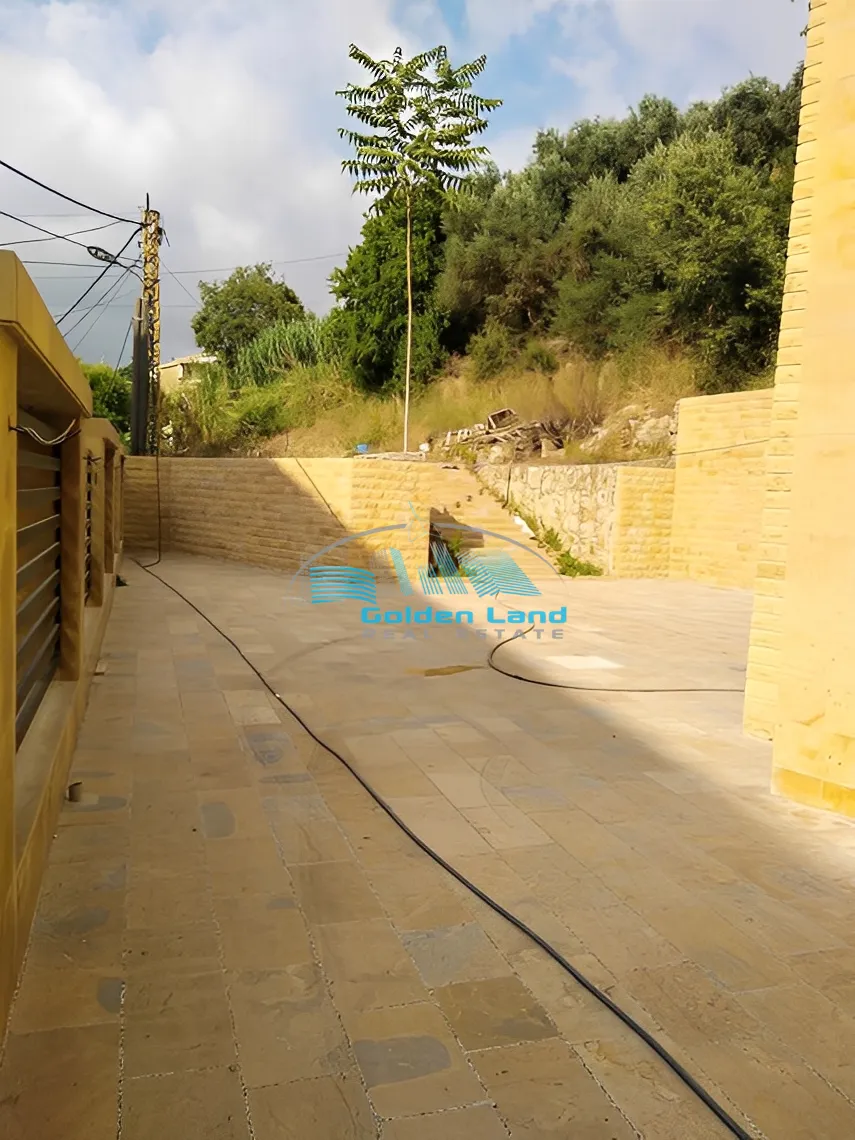 Villa for Sale in Qornet El Hamra, Lebanon - 6 bed, 6 bath
