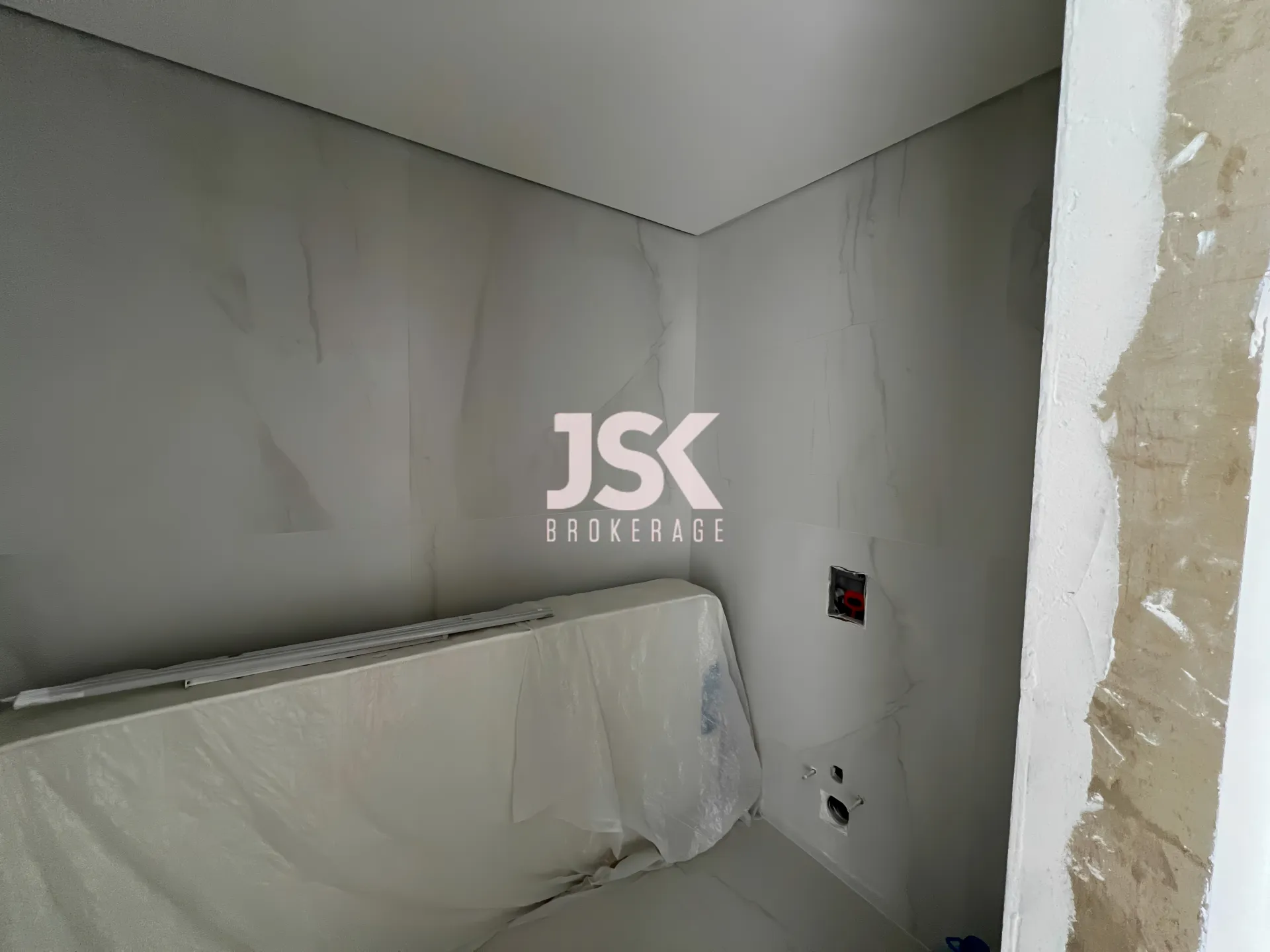 Apartment for Sale in Adma w Dafnah - 5 bath