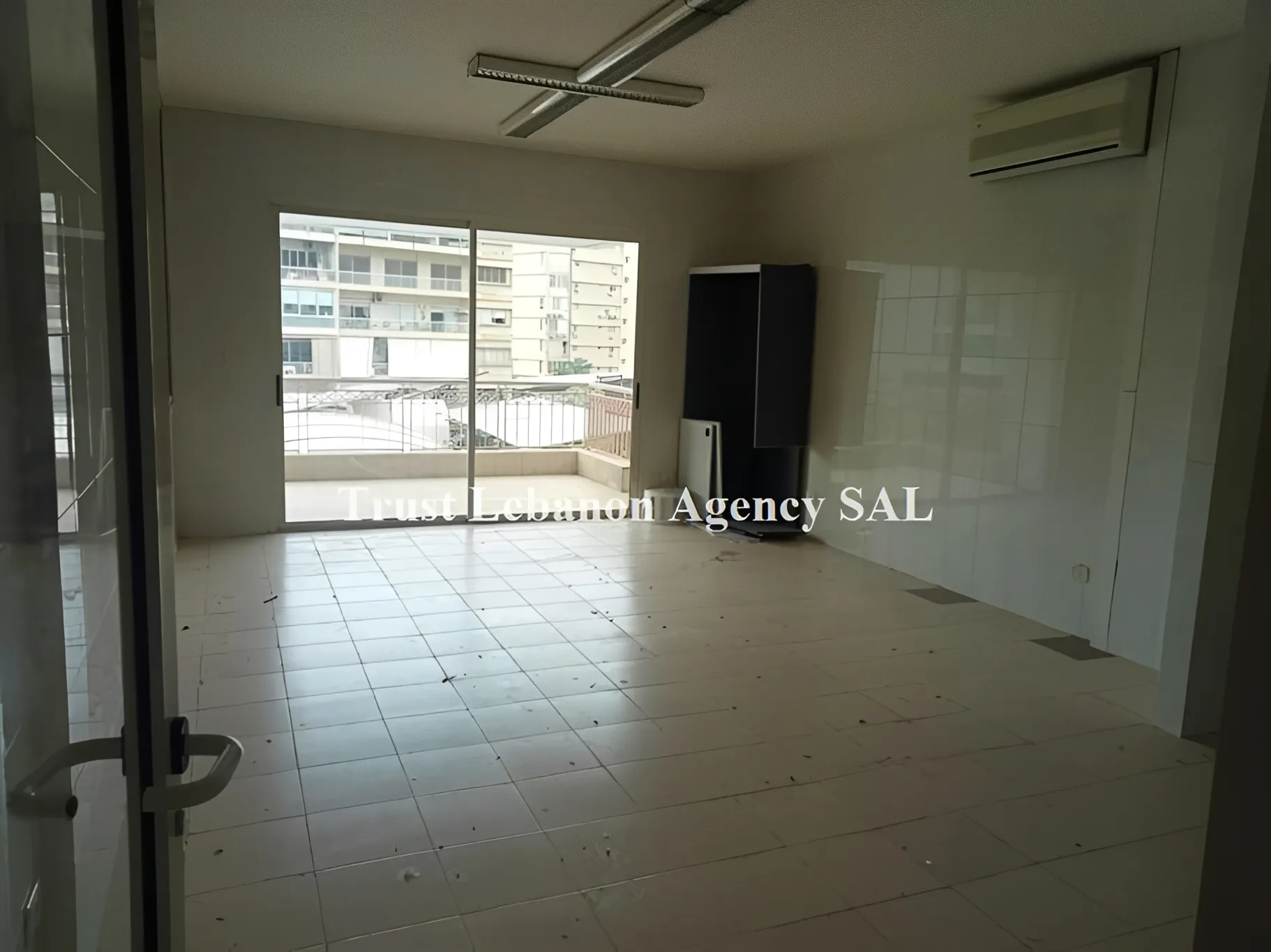 Office for rent in Metn, Sin El Fil