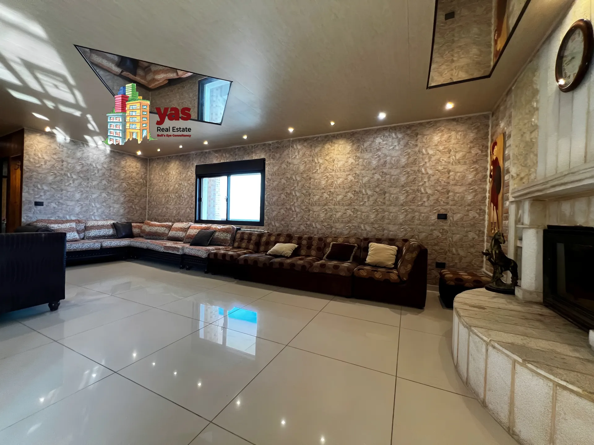 Apartment for Rent in Ballouneh