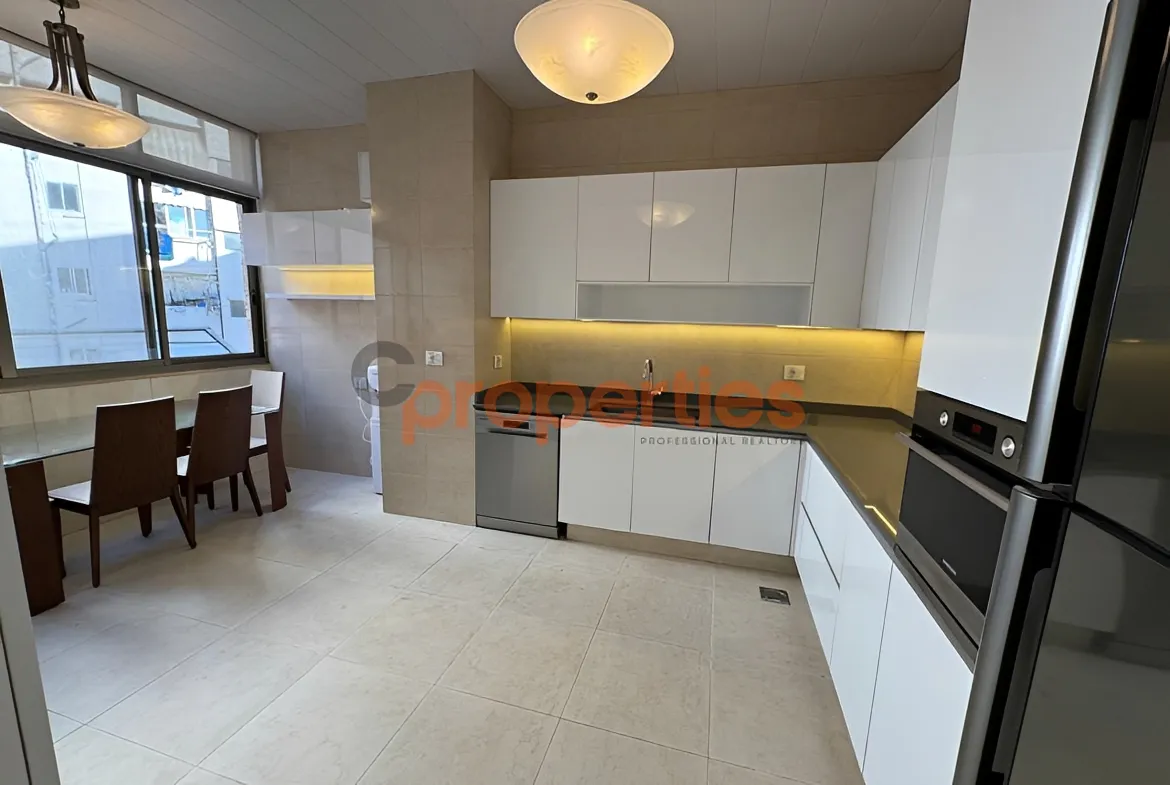 Apartment for Sale in Manara - 3 bed, 4 bath