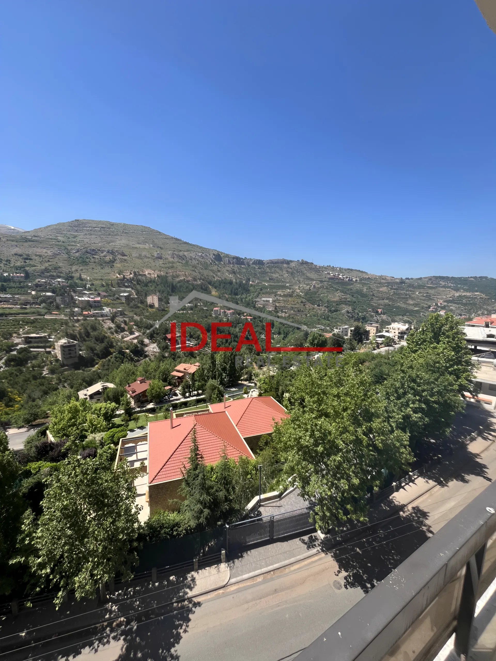 Chalet for sale in Faraya, Lebanon - 1 bed, 2 bath
