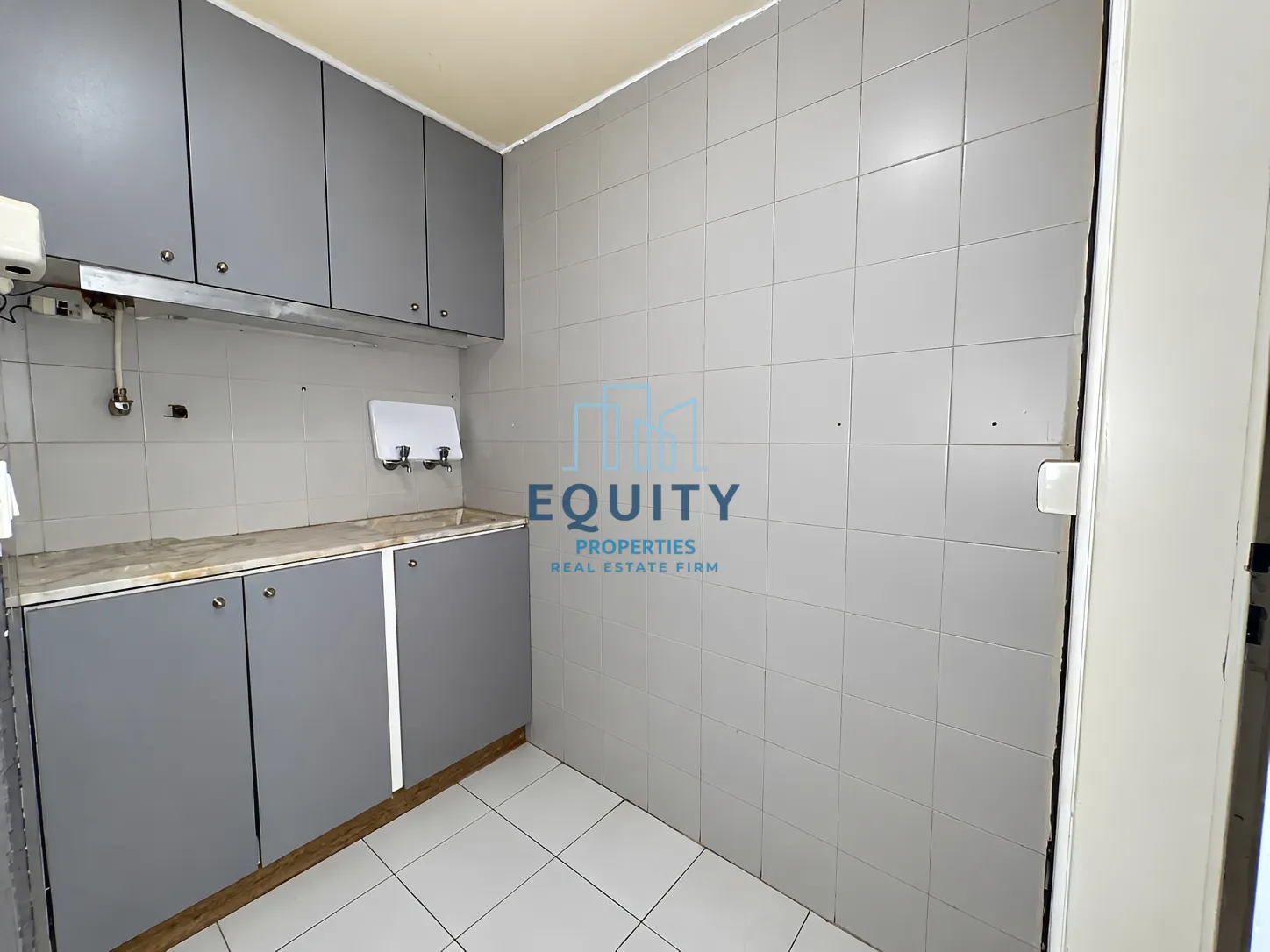 Office for rent in Jal el Dib