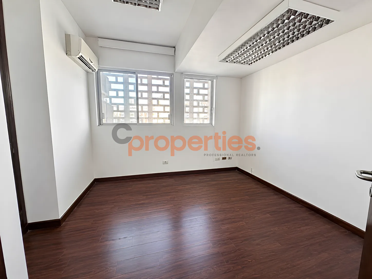 Office for Rent in Raoucheh