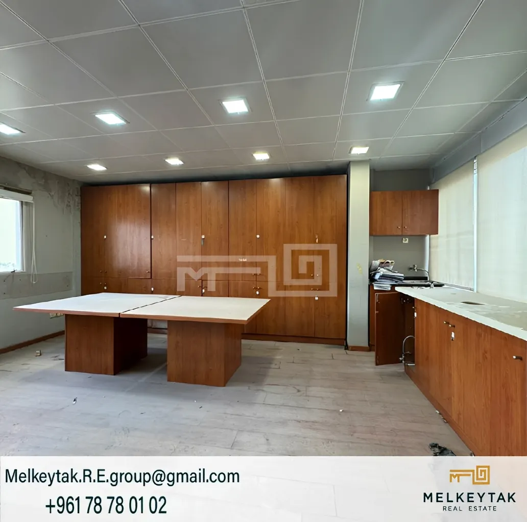 Office for rent in Forn El Chebbak, Lebanon