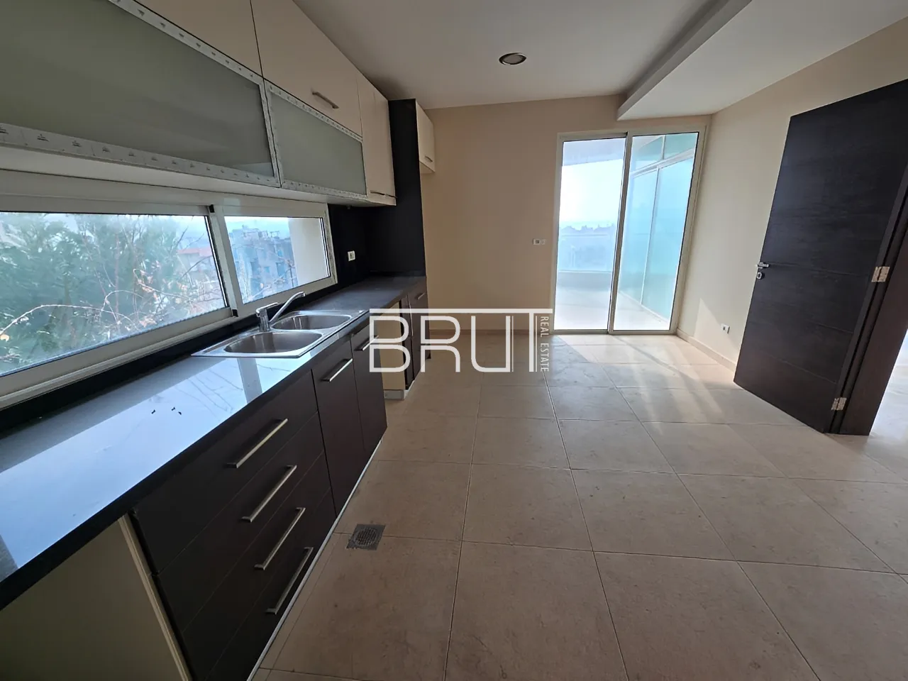 Apartment for Sale in Haret Sakher