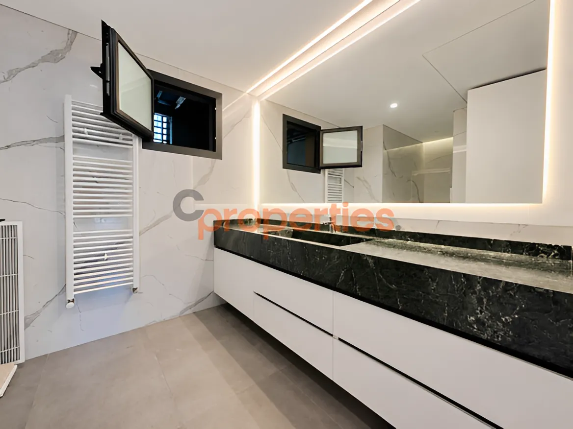 Apartment for Sale in Ain Al Mraiseh