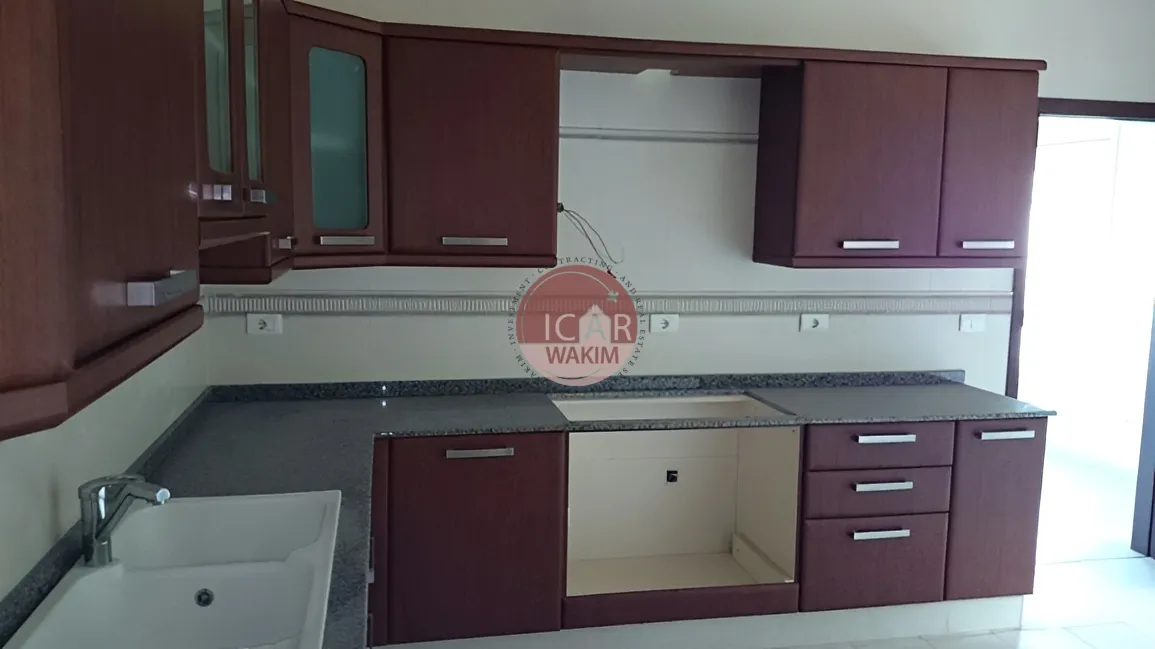 Apartment for sale in Jouret El Ballout, Lebanon - 4 bed, 4 bath