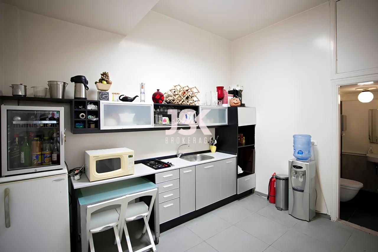 Office for Sale in Horch Tabet