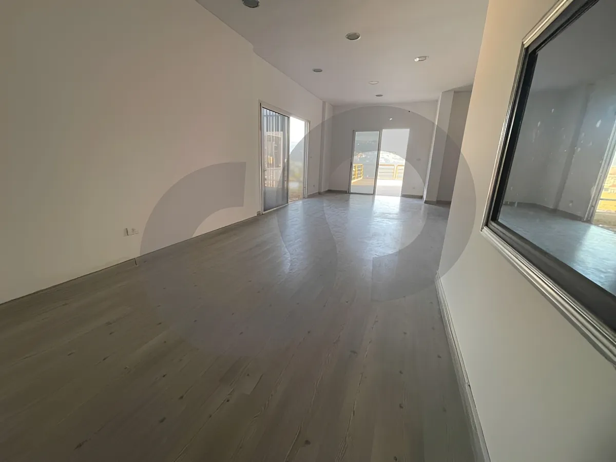 Office for Sale in Beit Meri