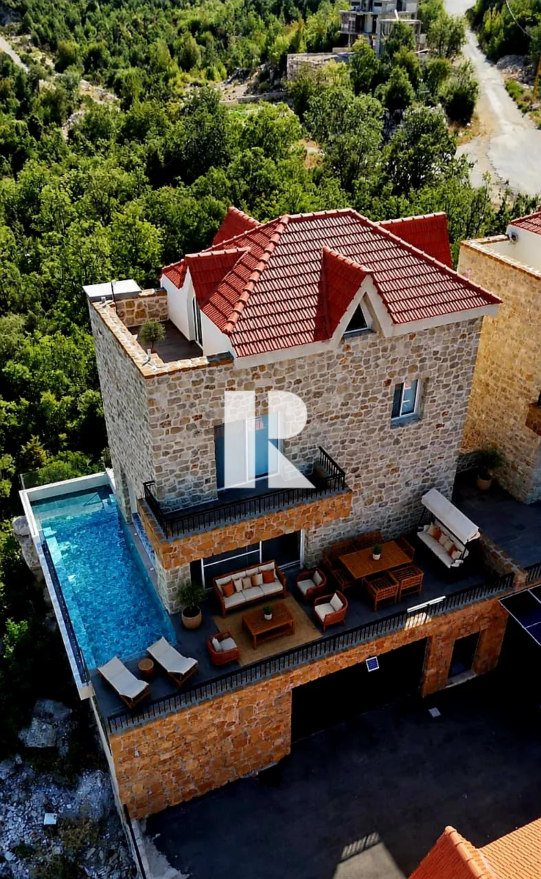 Villa for sale in Mechmech, lebanon