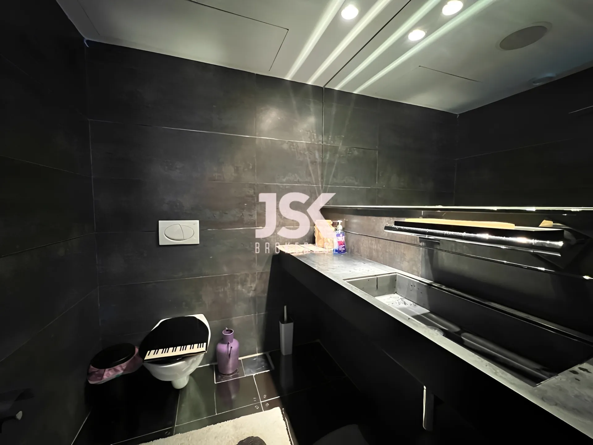 Apartment for Sale in Saifi Village