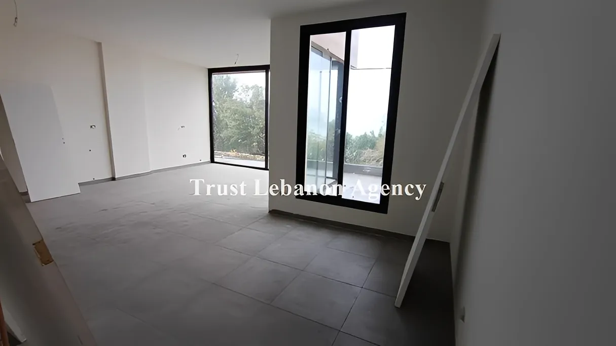 Apartment for Sale in Keserwan Ghosta - 3 bed