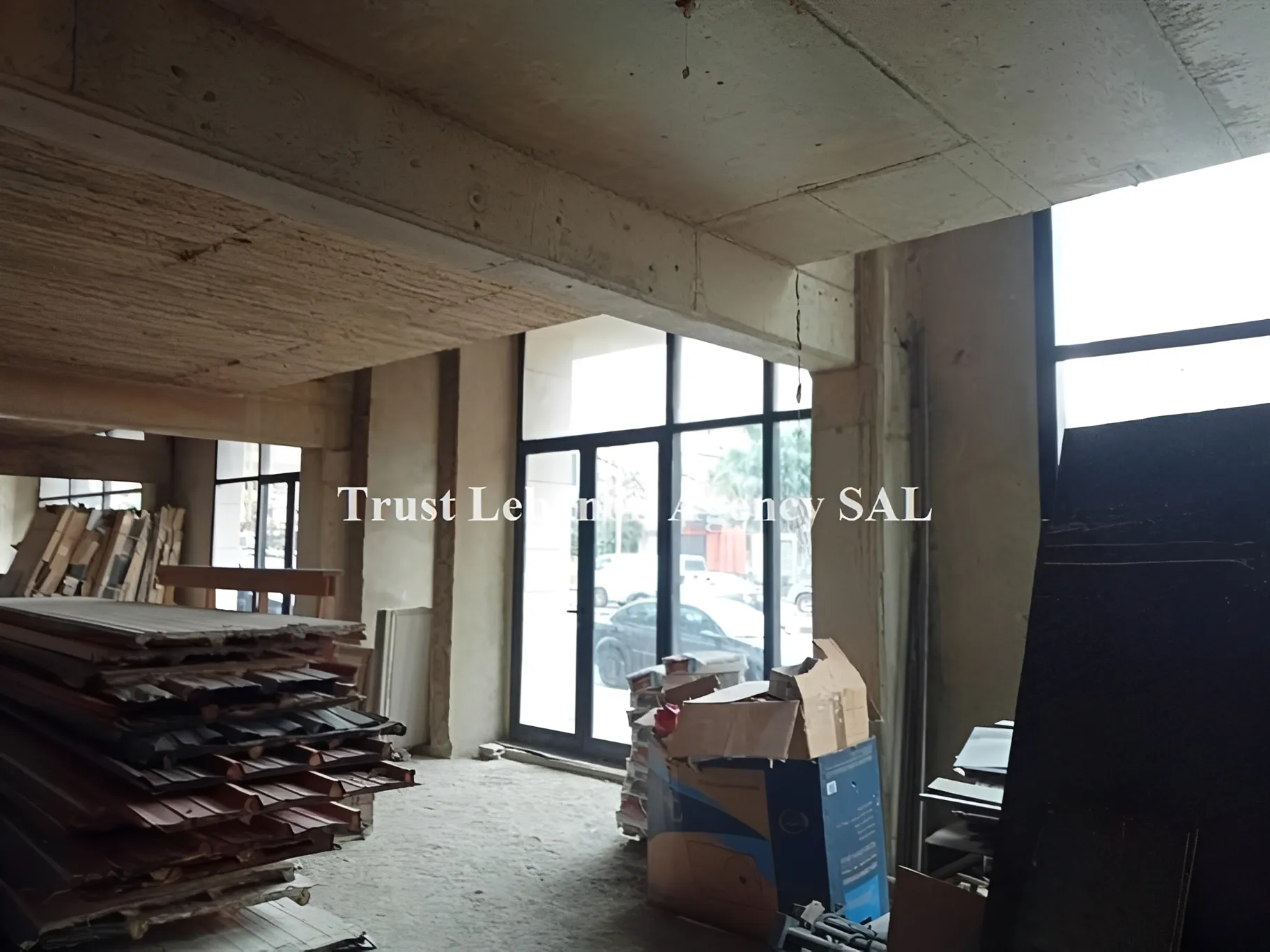Shop for sale in Achrafieh, Jeitaoui