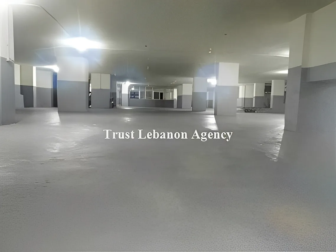 Commercial Property For Sale in Corniche El Mazraaa,