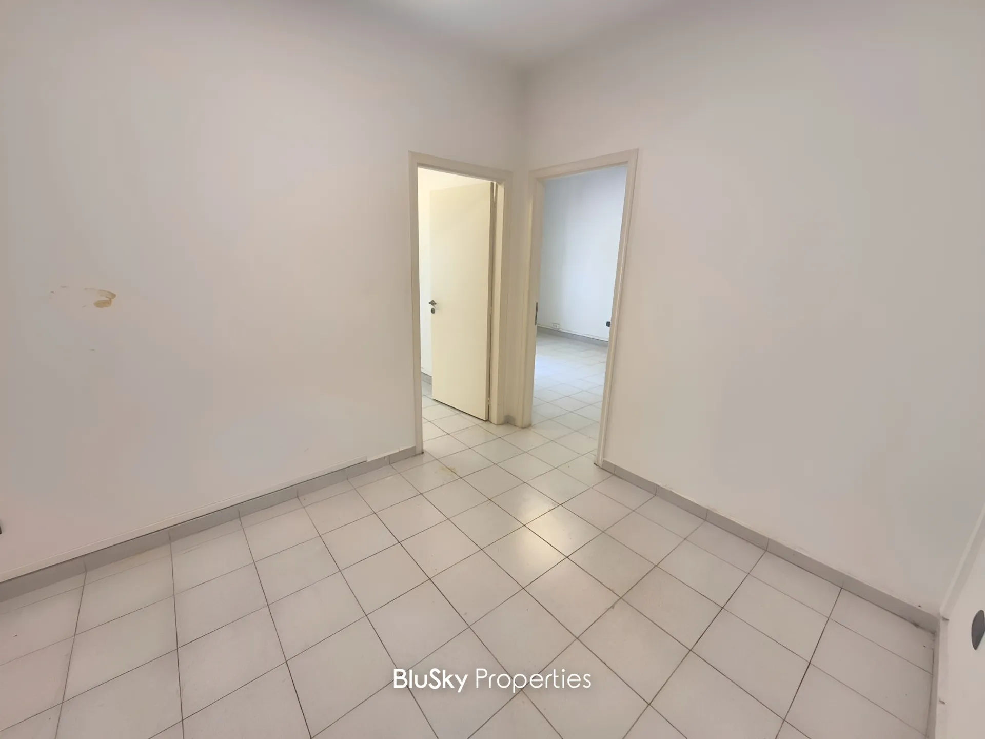 Office for rent in Baouchriyeh