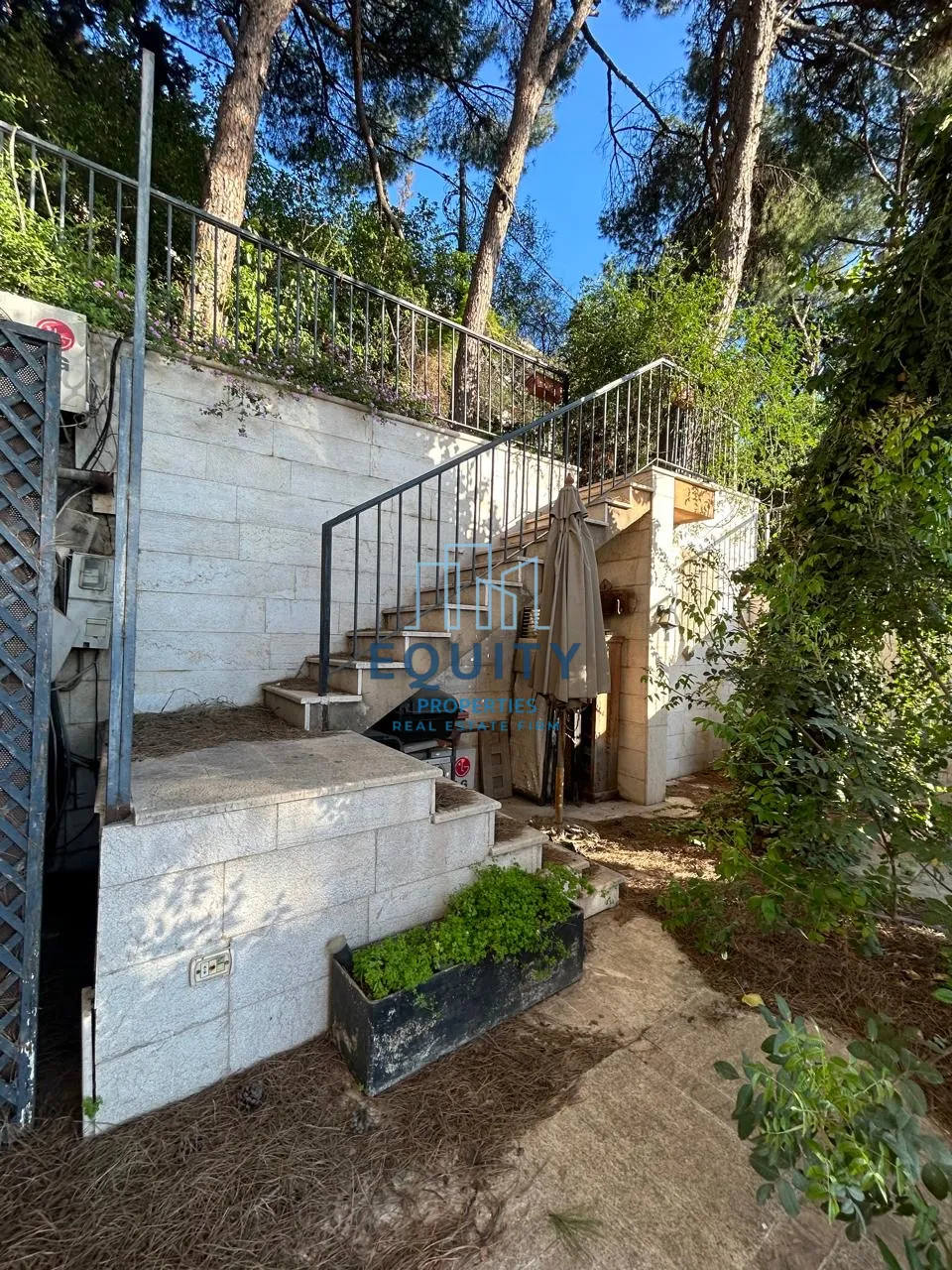Villa for sale in Rabieh