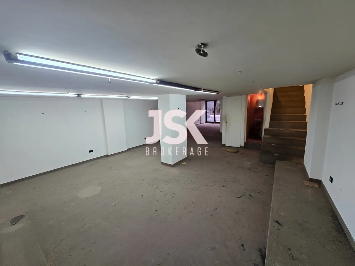 Shop for rent in Forn El Chebbak