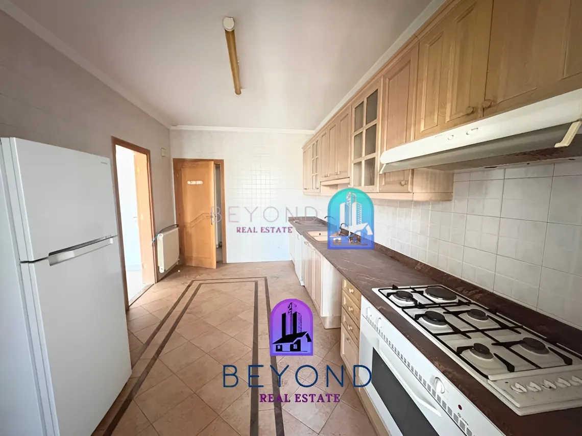 Apartment for rent in Jeanne Darc, Bayrut, Lebanon