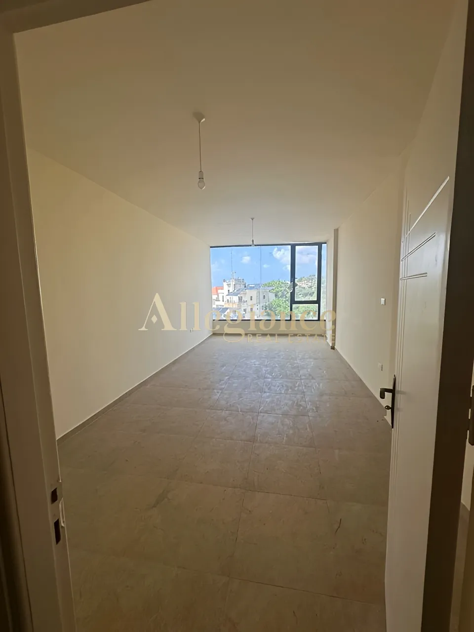 Shop for rent in Mazboud