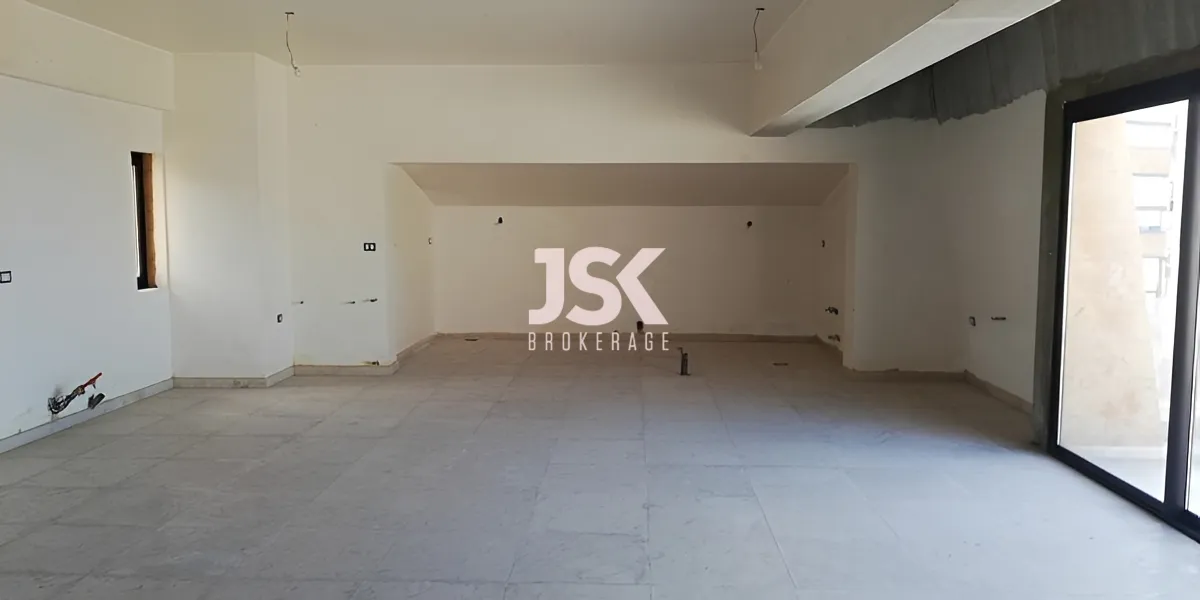 Villa for Sale in Qornet El Hamra, Lebanon - 5 bed, 5 bath
