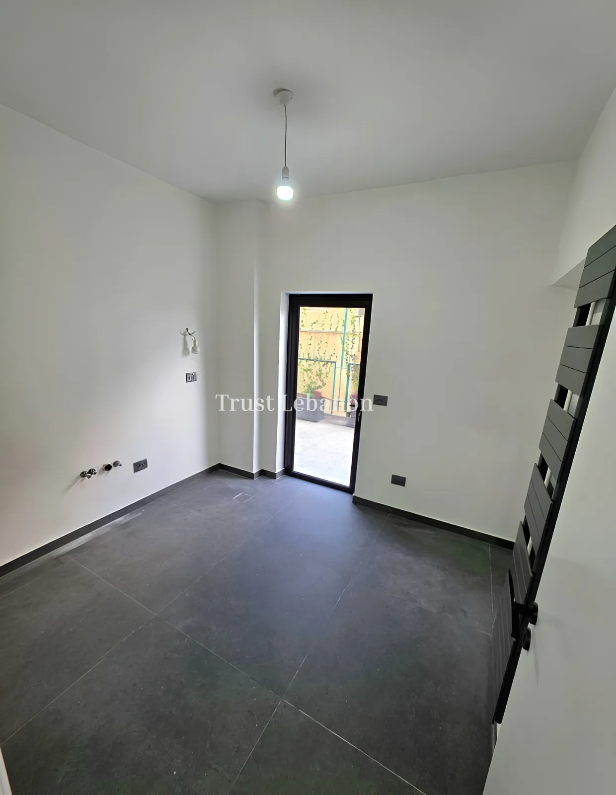 Office for rent in Antelias, Lebanon