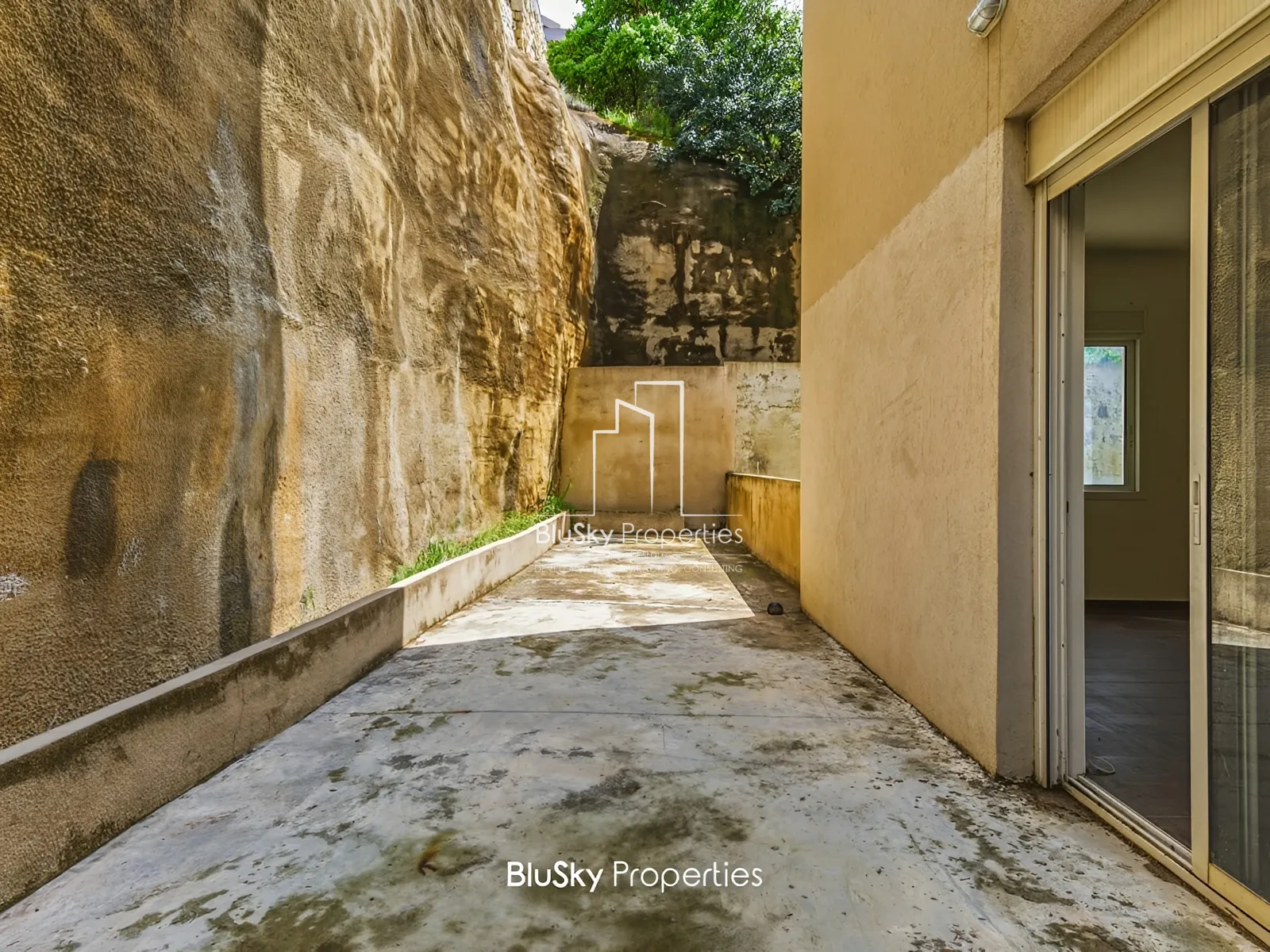 Apartment for Sale in Broumana - 3 bed, 4 bath