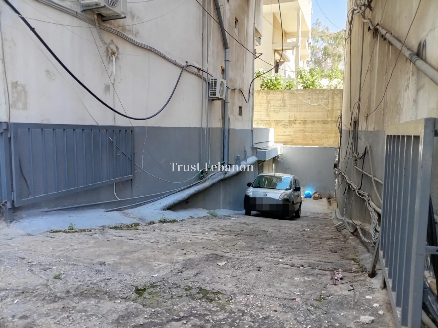 Warehouse for sale in Dekwaneh, Lebanon