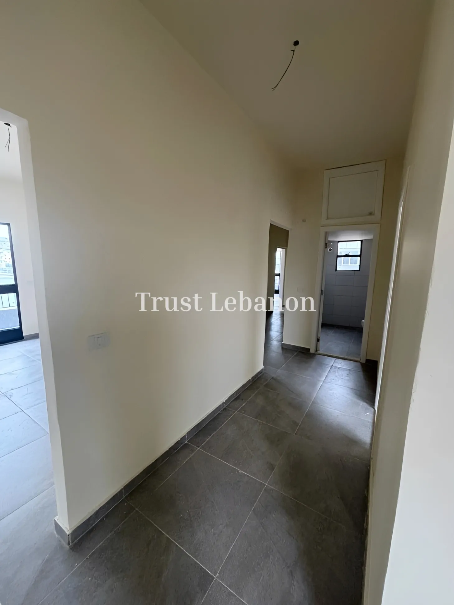 Office for rent in Baouchriyeh