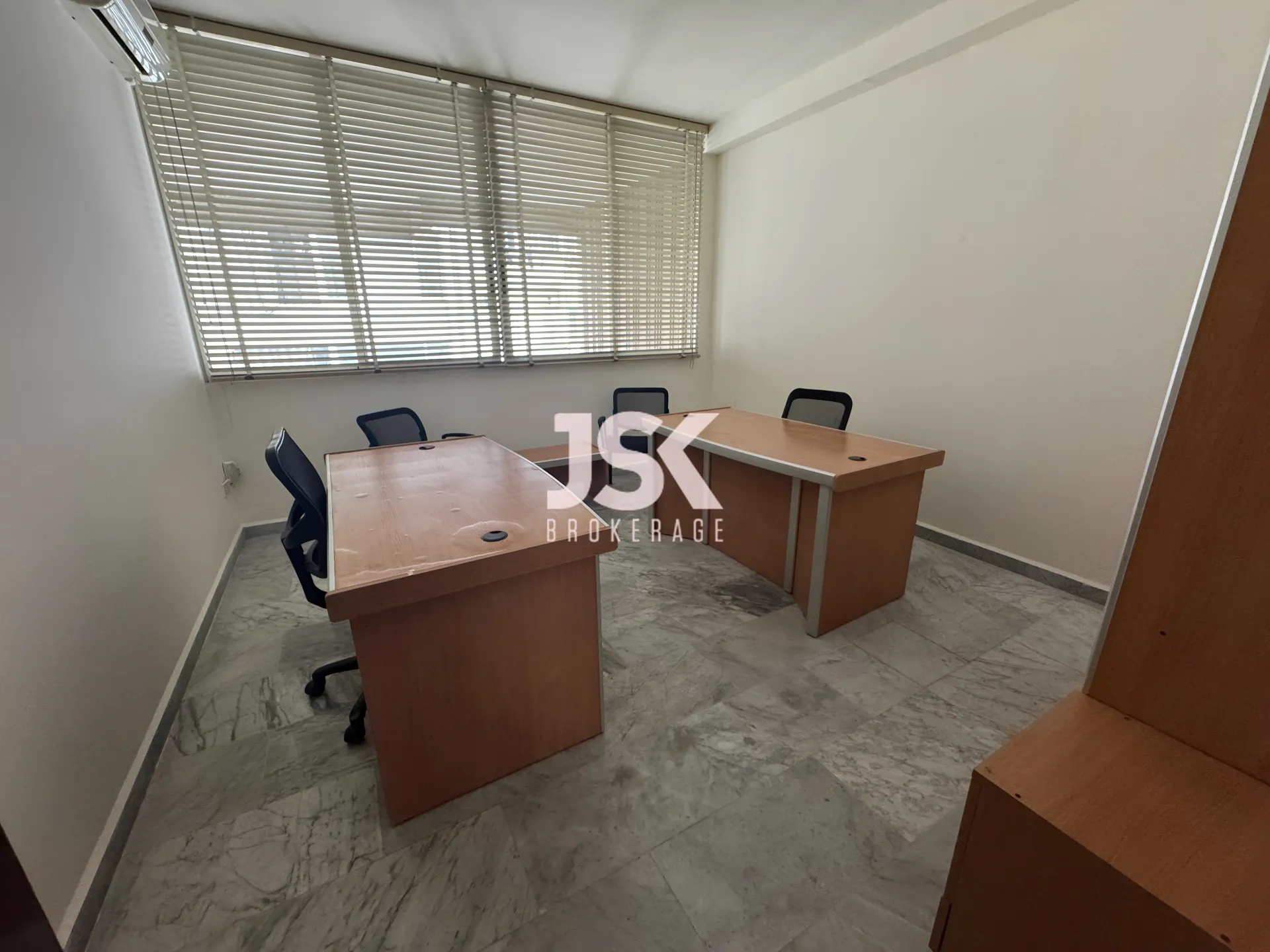 Office for Rent in Ras