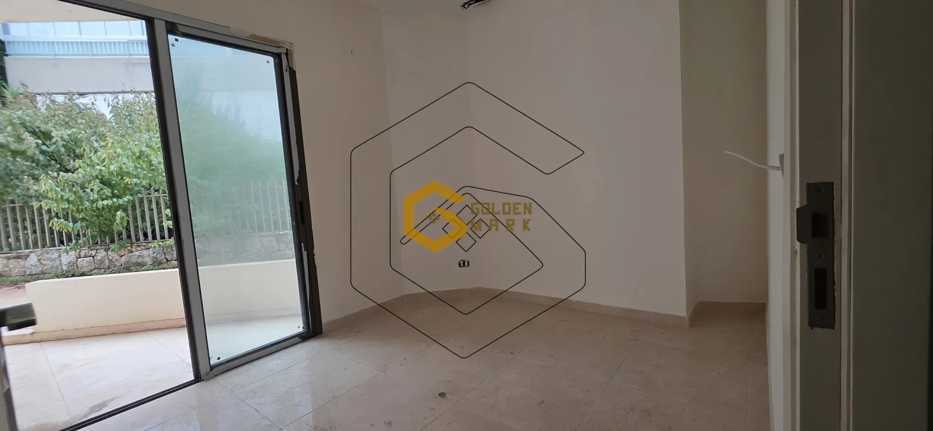 Apartment for Sale in Ain Aar